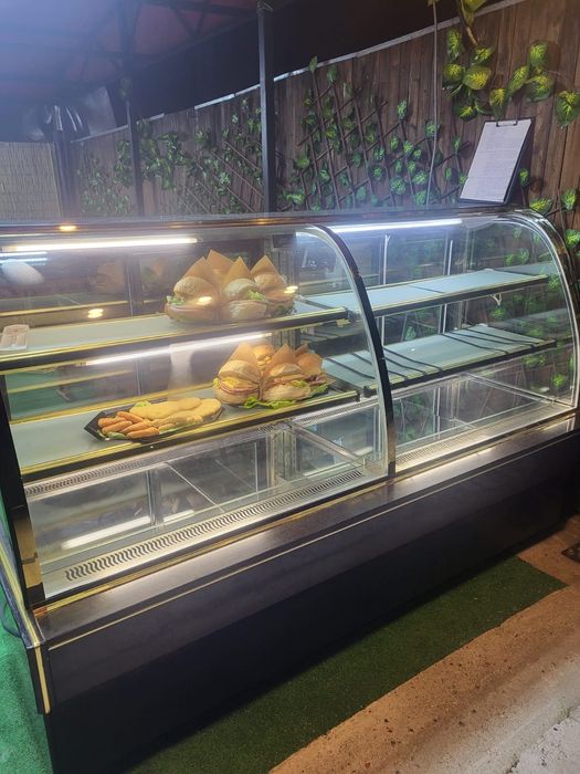 Vitrina frigorifica aproape noua