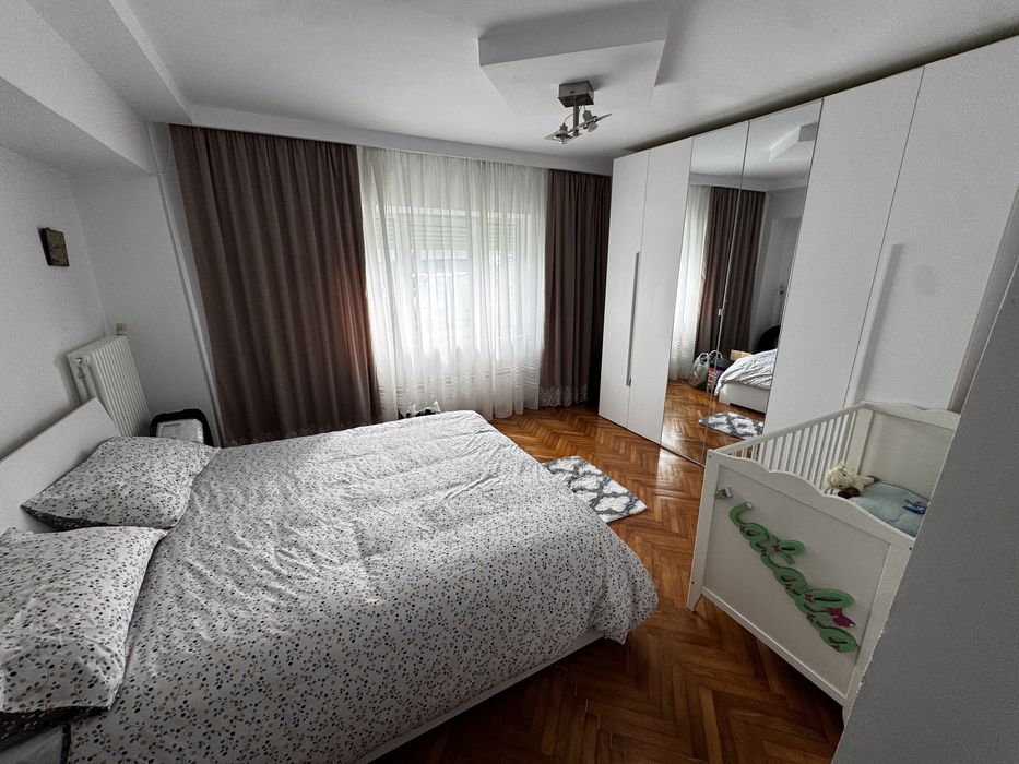 Vand apartament 2 camere decomandat
