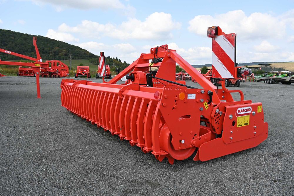 Grapa rotativa DOMINATOR  3500 - Maschio Gaspardo