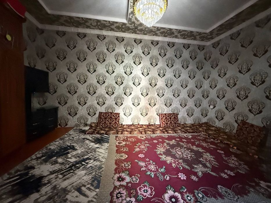 Ховли сотилади регистонда