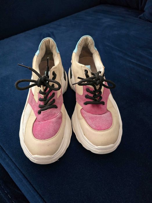 Обувки Nuwe shoes