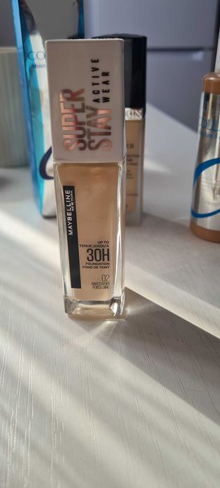 Продаются Тональные средства