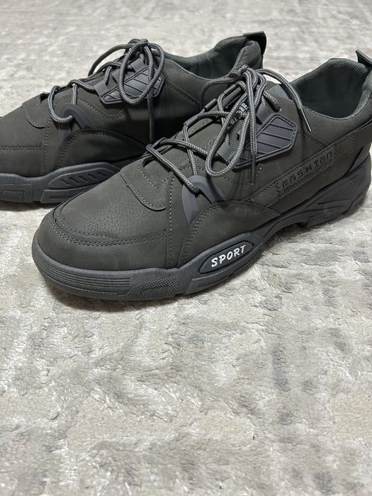 Продам крассовки р.47