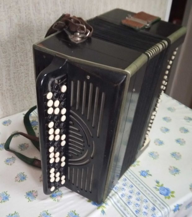 Баян Тульский в футляре.