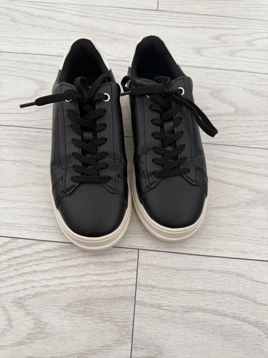 Adidasi Bershka,36