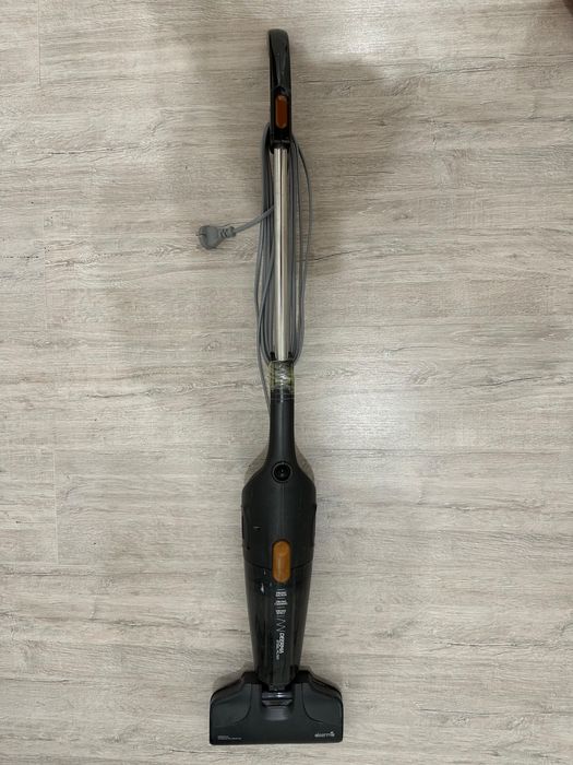 Пылесос вертикальный