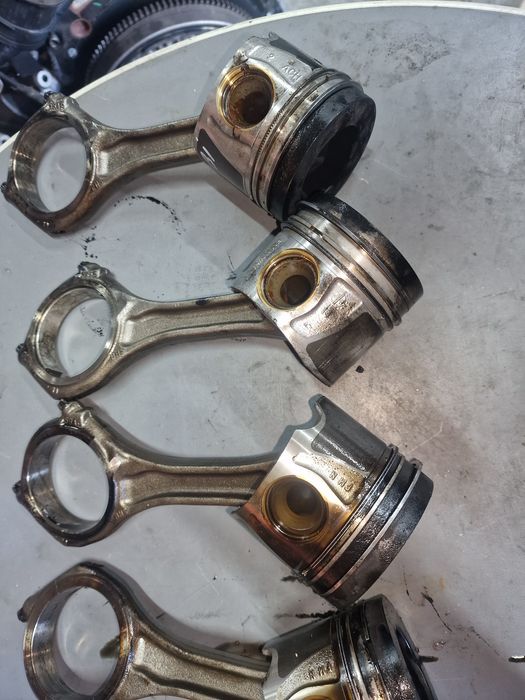 Piston biela  3.0 CGQ biturbo audi a6 a7 a8 q5 2014