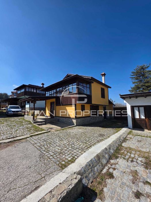 Двуетажна къща в Цигов чарк