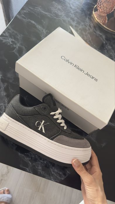 Calvin Klein, Adidas маратонки, сникърси