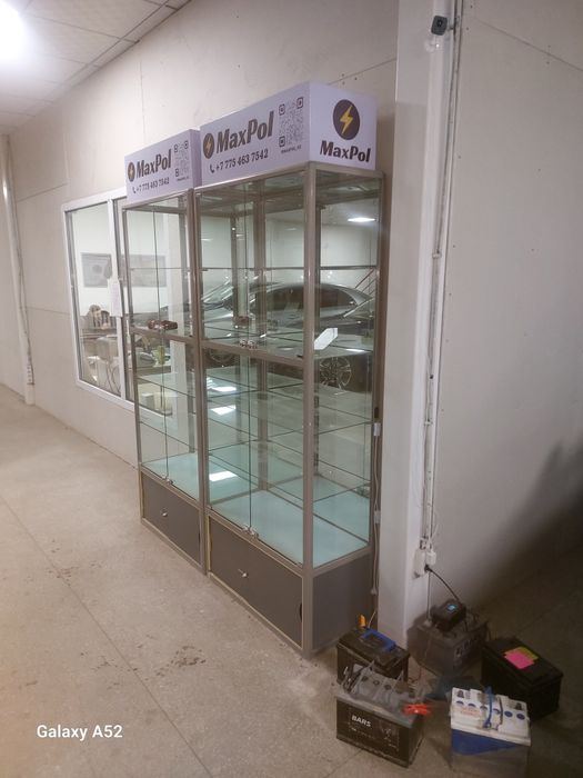 Витрины стеклянные