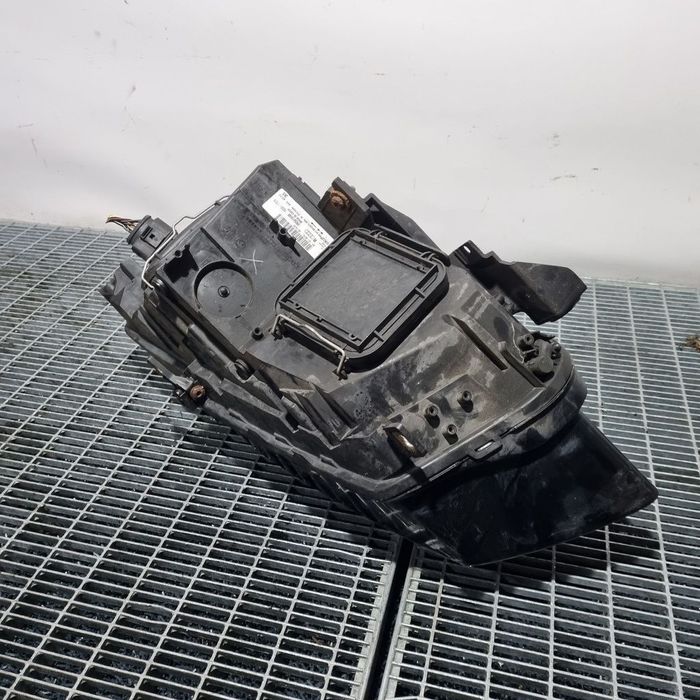 Far Dreapta AUDI Q5 2008 - 2015 SUV 4 Usi (1485) Fara xenon