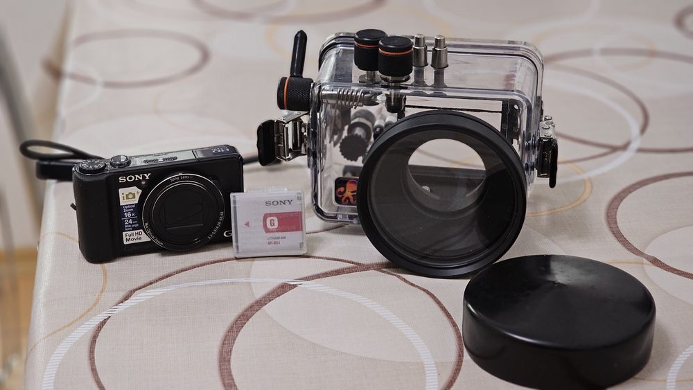 Vand aparat Sony Cyber-shot DSC-HX9V + carcasa Ikelite subacvatica