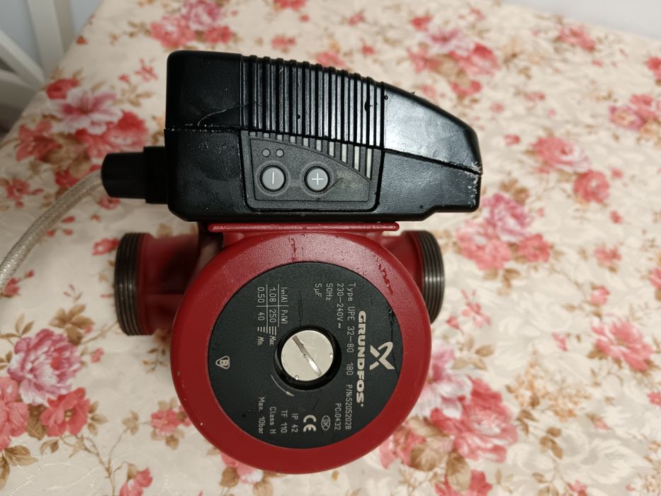 Vând Pompa Grundfos UPE 32-80 180
