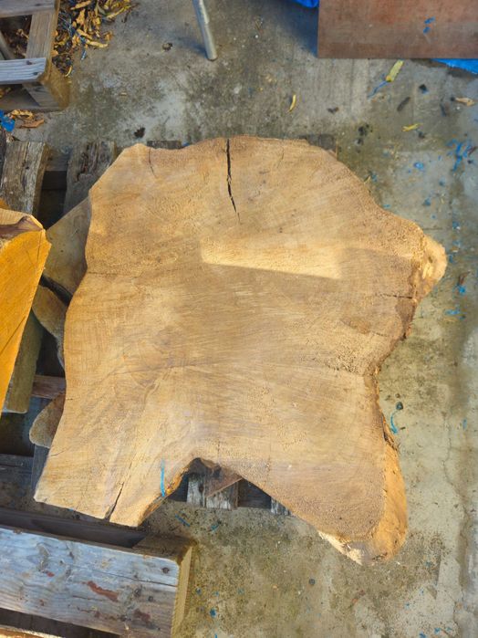 Продавам янове от орех.