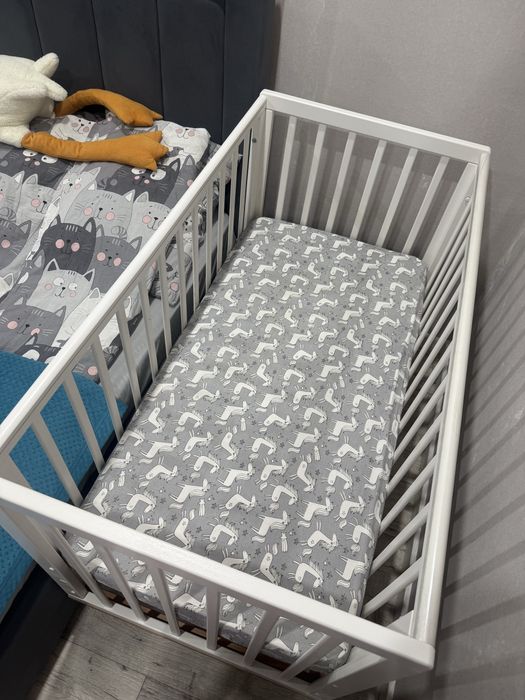 Продам кровать с матрасом