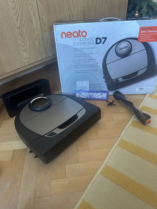 Прахосмукачка робот Neato D7