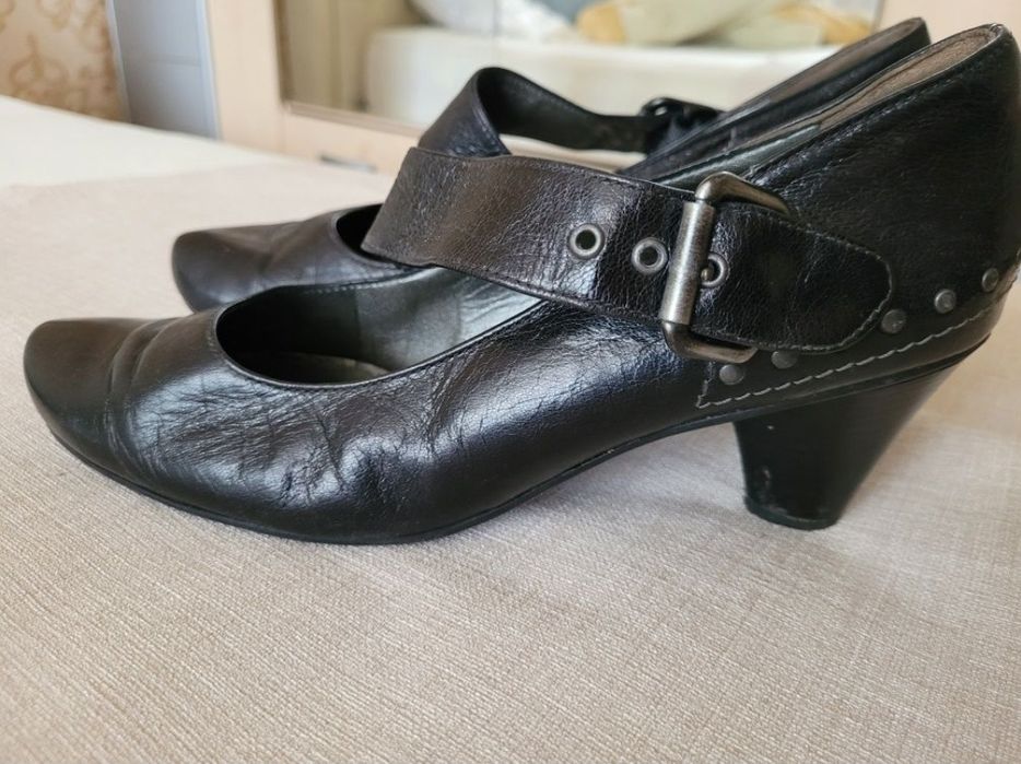 Продам обувь состояние отличное