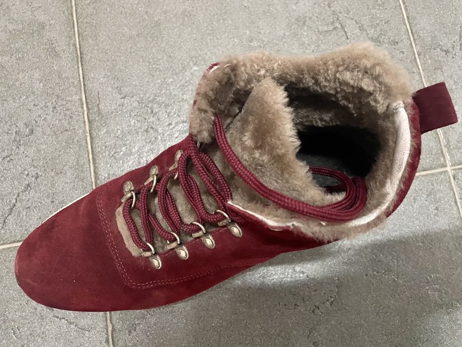 Обувки с пух