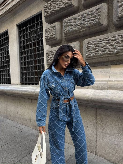 Уникален дънков сет наличен в размер M и L