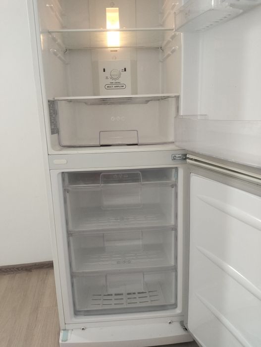 Холодильник LG 2011 года