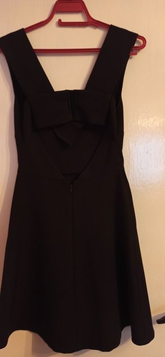 Черна рокля Zara