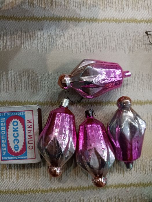 Ёлочные игрушки, огурцы