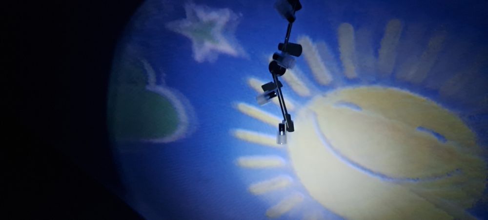 Chicco magic starts-музикала въртележка,проектор, нощна лампа с дистан