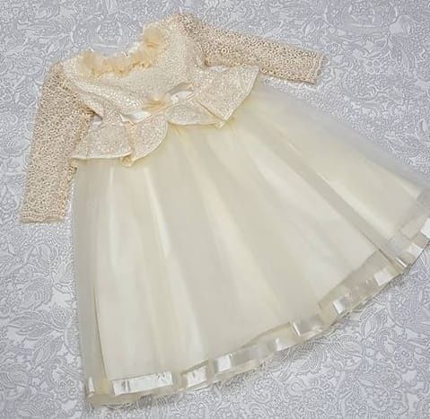 Продам платье для девочки 6-8 лет