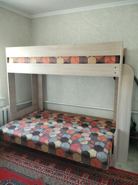 Продам 2 х ярусную диван-кровать