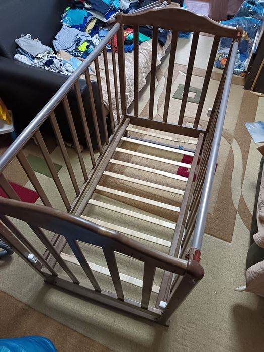 Продам детскую кроватку