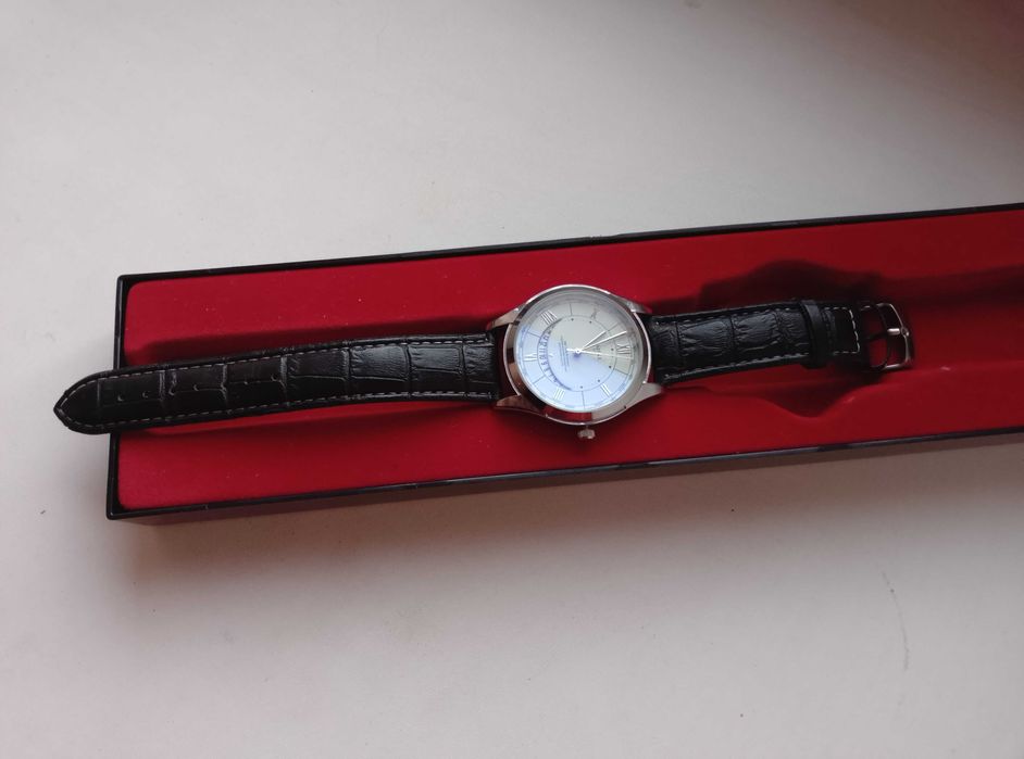 Часы мужские кварцевые