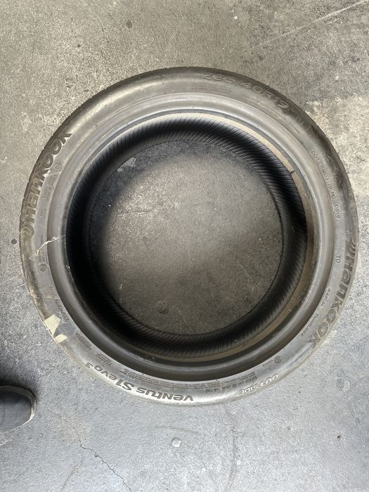 235/40/19 Hankook