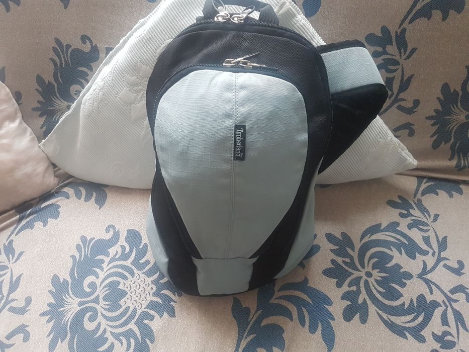 Продавам 3  раници.