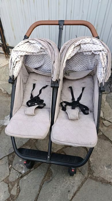 Коляска для двойни