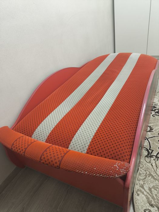 Кровать машинка.