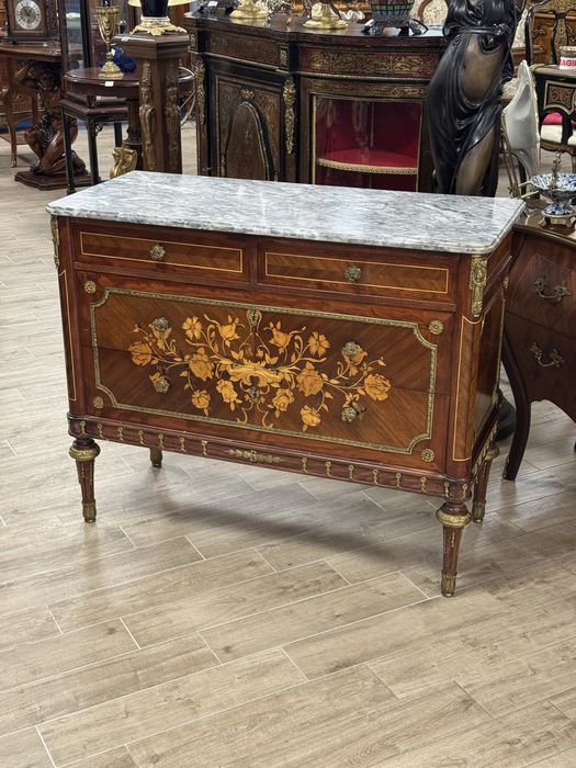 Comoda din lemn masiv cu intarsii, elemente bronz si blat marmura