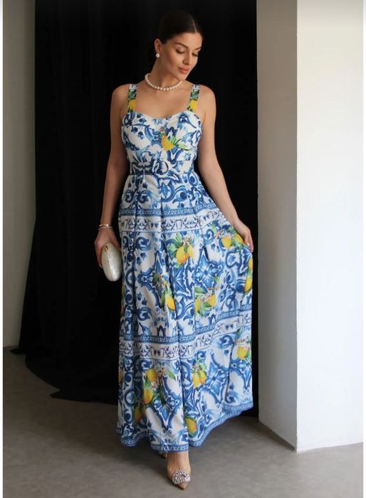 Сарафан с ремешком.