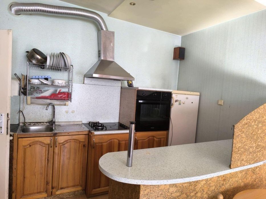 Дава се под наем Тристаен апартамент в София, Красно село - 75 кв.м за 613 € - Снимка #1