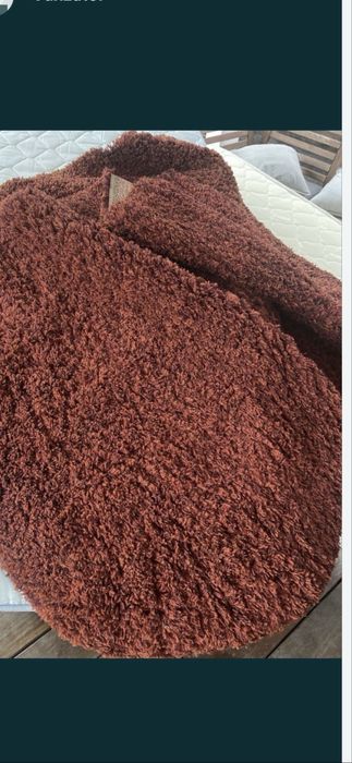 Covor rosu caramiziu fir lung
