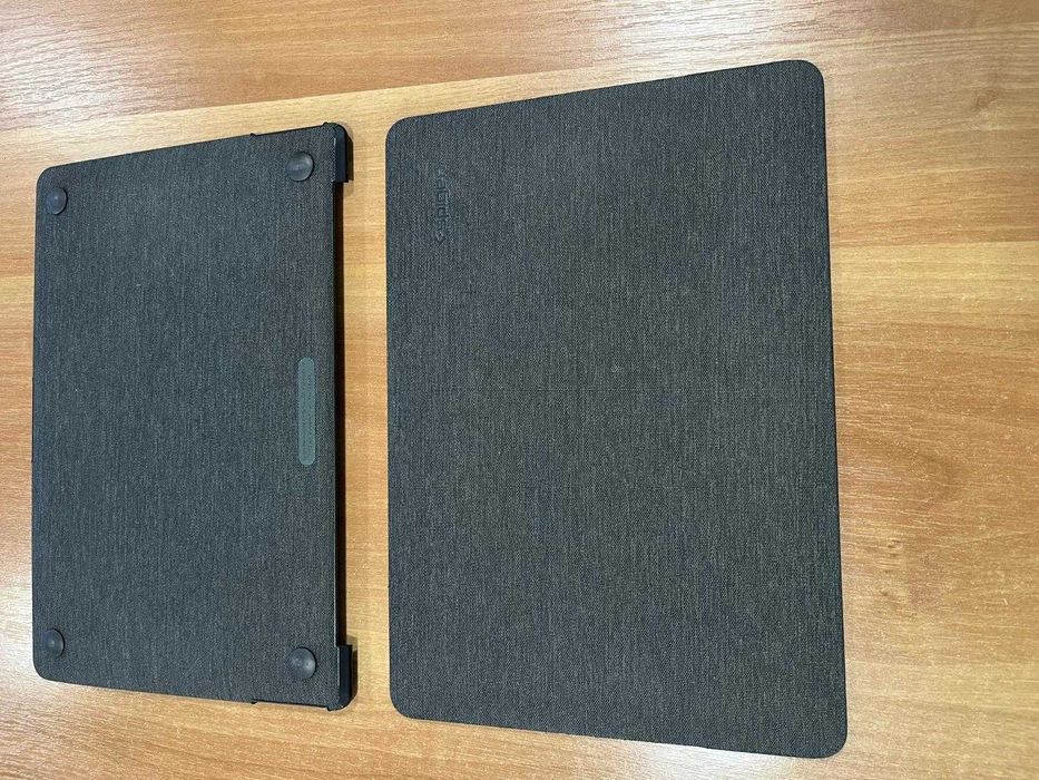 Husa Spigen Urban Fit pentru MacBook Air 13" 2020 M1