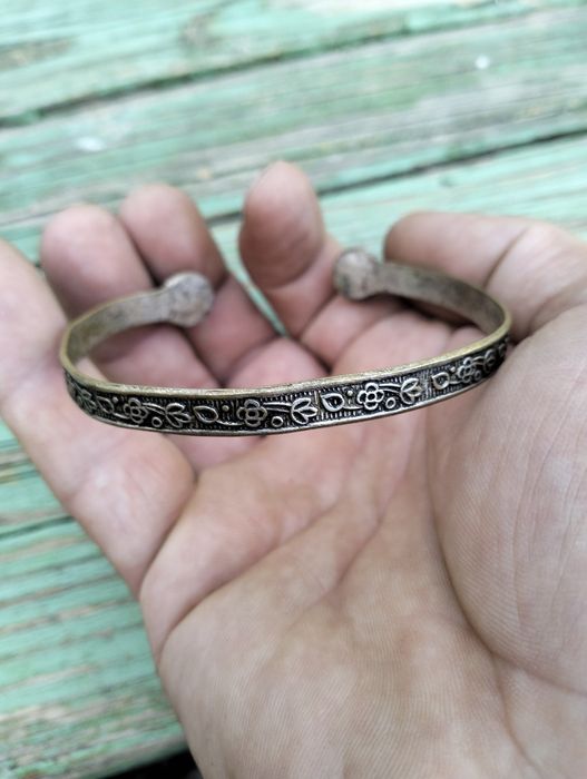 Стара посребрена гривна с естествени камъни тигрово око