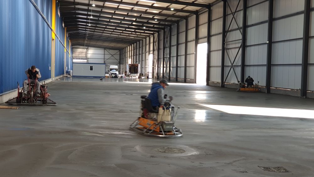 Beton finisat  mecanic cu  elicopter și cuart, sapa  Industriala