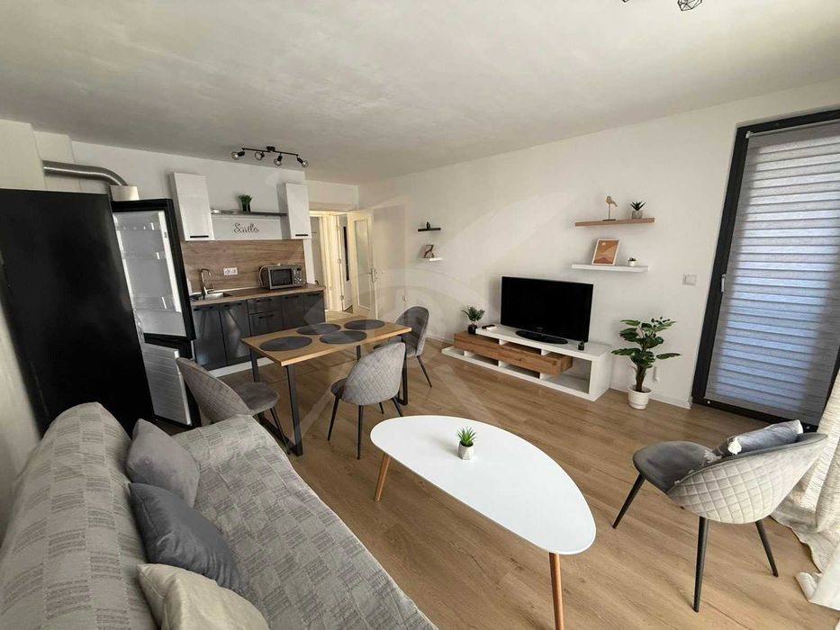 Дава се под наем Двустаен апартамент в Пловдив, Христо Смирненски - 82 кв.м за 598.23 € - Снимка #1