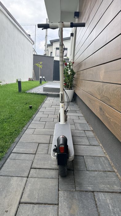 Trotineta electrica OKAI NEON Lite ES10 – stare foarte buna -850 lei negociabil