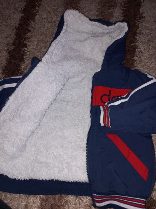 Продам утепленную курточку
