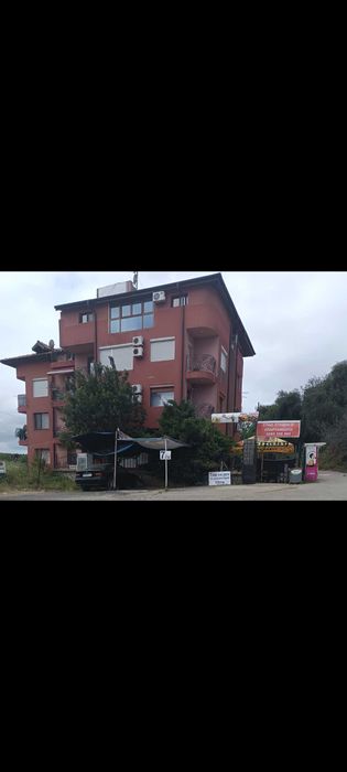 Отдава ресторант под наем