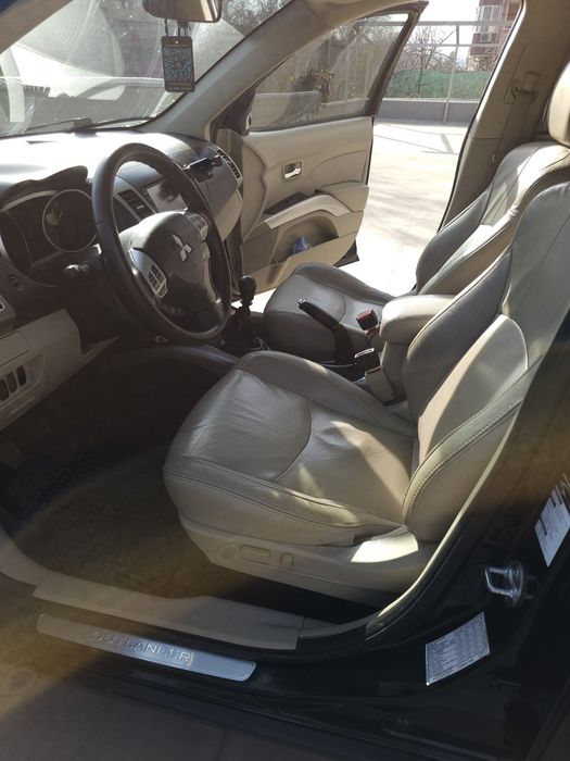 Мицубиши Аутлендър