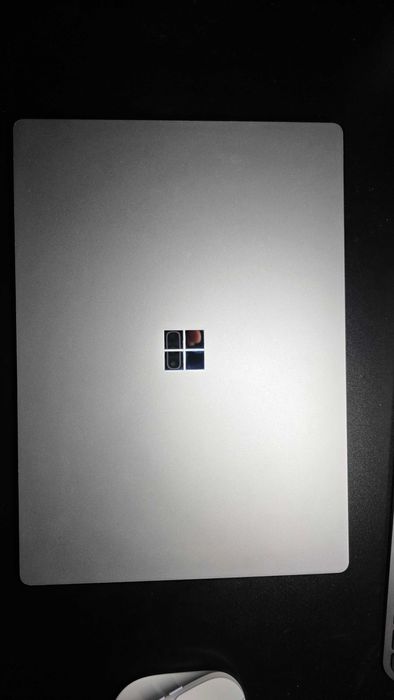Microsoft Surface Laptop 4 - 15" / Ryzen7 / 8GB RAM / 512GB SSD Silver