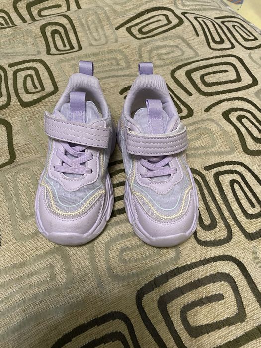 детские кроссовки