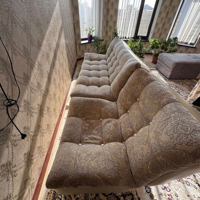 Продам диван б/у.